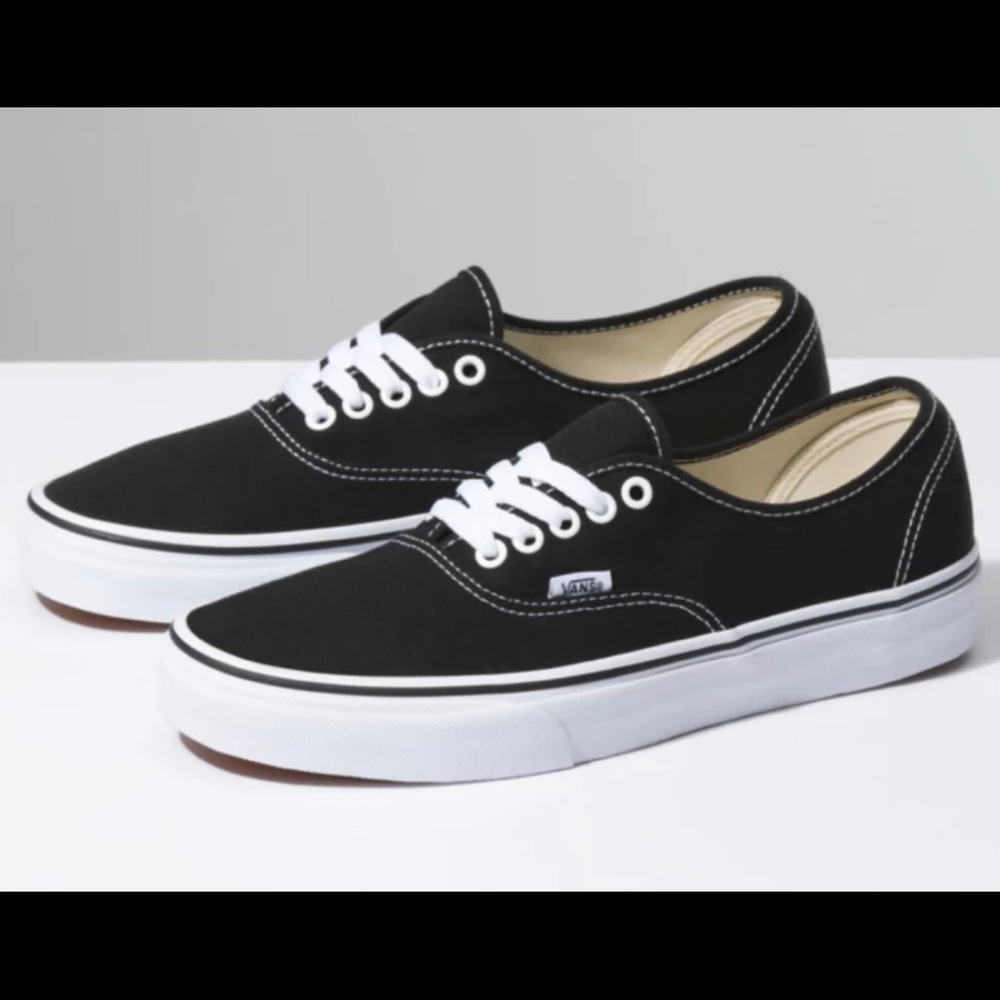 Black Vans Authentic’s Size 7